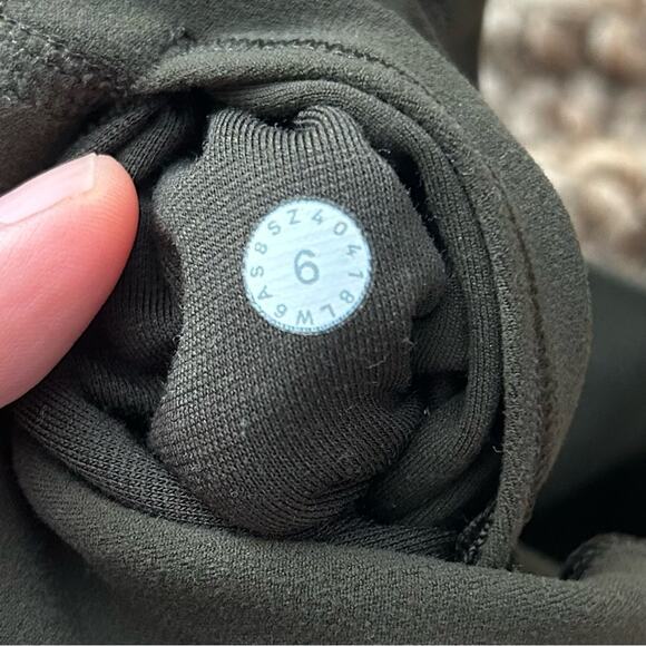 Lululemon Align Crop *21” - Dark Olive - Size 6-EUC - Picture 5 of 7